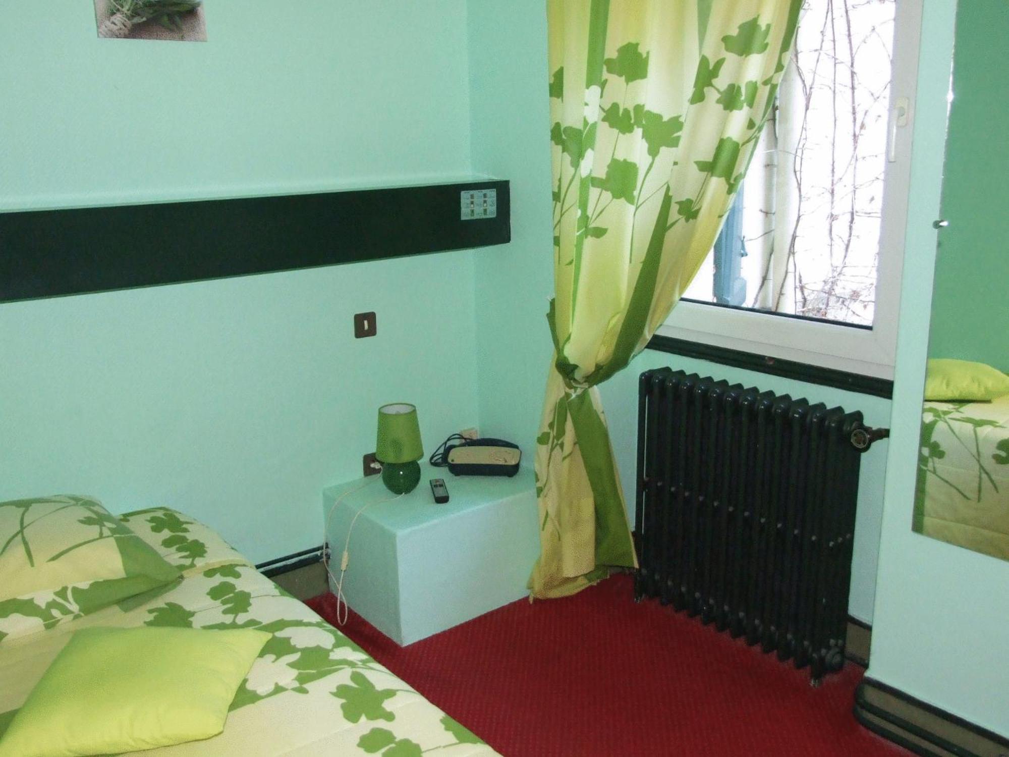 Hotel Du Val D'Aure Cadeac Экстерьер фото