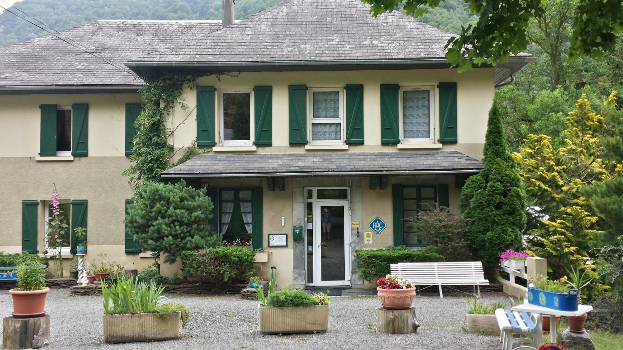 Hotel Du Val D'Aure Cadeac Экстерьер фото