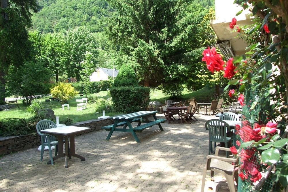 Hotel Du Val D'Aure Cadeac Экстерьер фото
